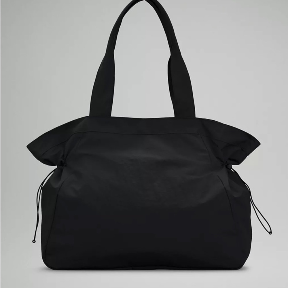 Lululemon side-cinch shopper bag